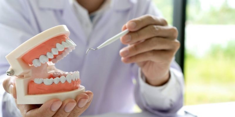 Advantages & Downsides Of Wearing Dentures